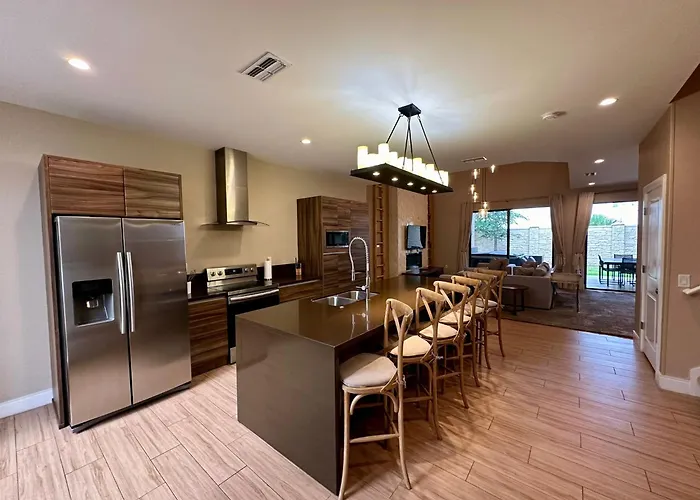 Luxury Home 7 Min Disney 3 Bedroom - Hot Tub